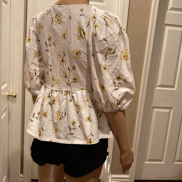 NWT Forever 21 Women Top M - Picture 2 of 4